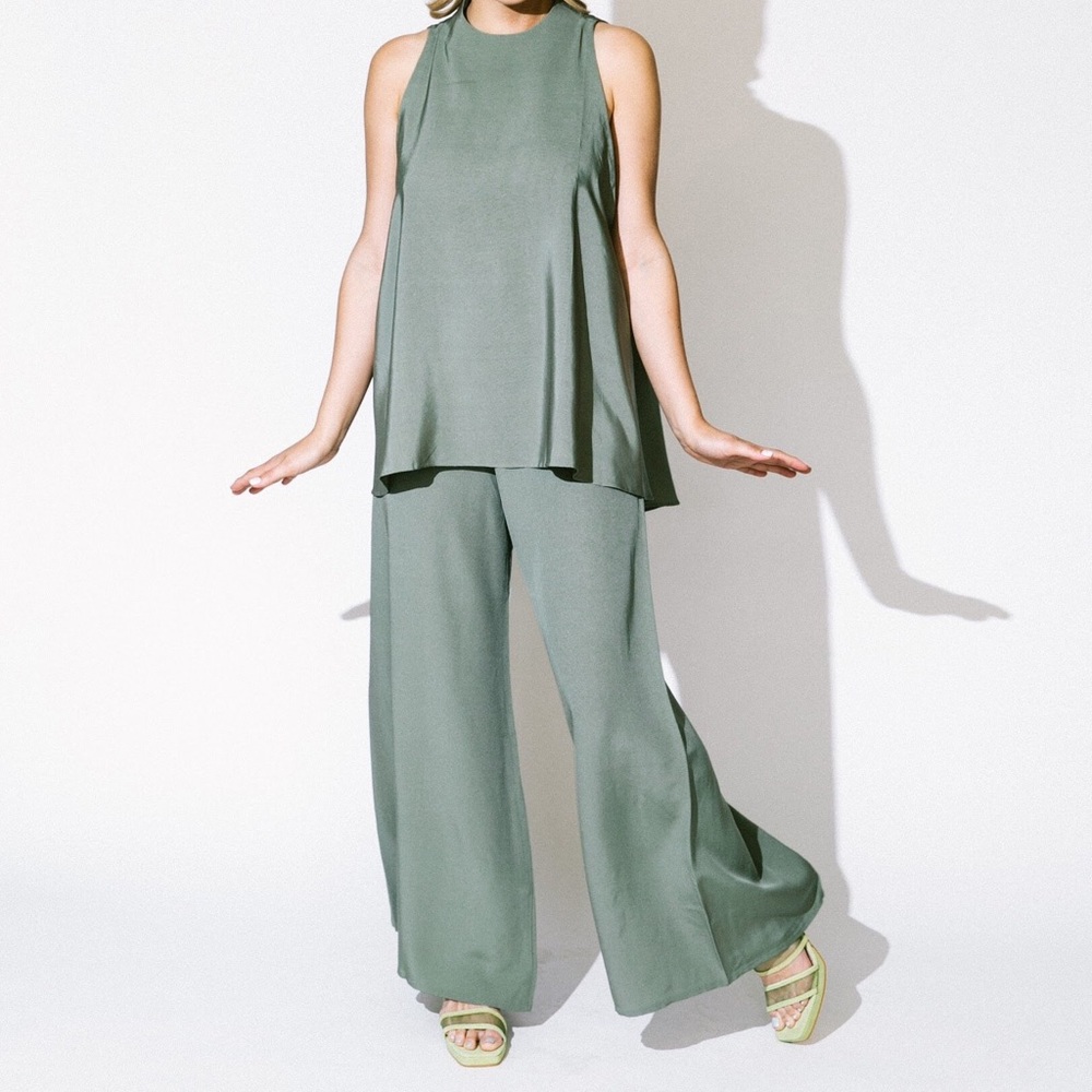 KAAREM Song Tu Silk Pants Moss XS